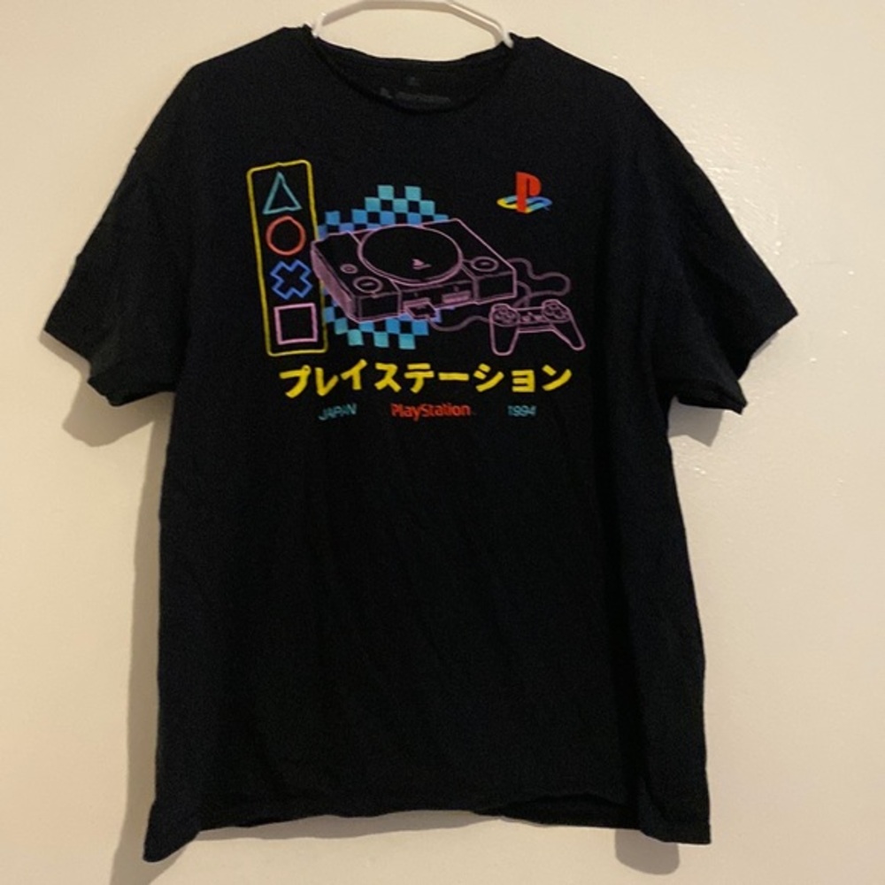 PlayStation tee size xl